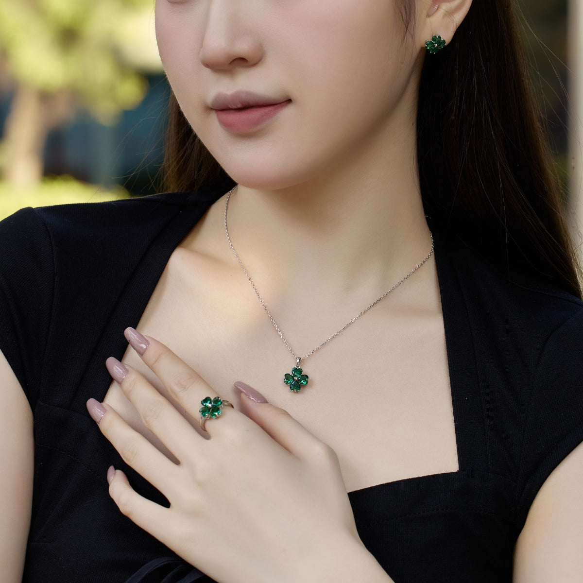 [Vivid Aurora]Heart-Shaped Four-Leaf Clover Bead Necklace